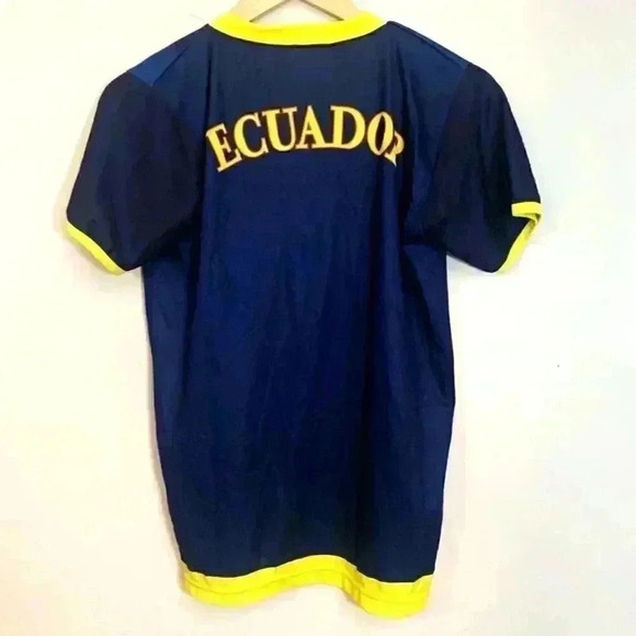 ECUADOR FIFA 2018 WORLS CUP SOCCER JERSEY #16 YOUTH SIZE 38 - Picture 2 of 10